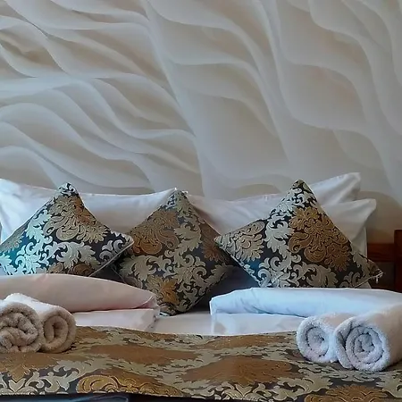 - Vila Kovilje 아파트호텔