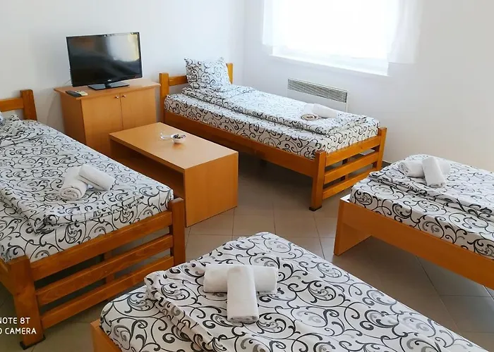 - Vila Kovilje Hotel apartamentowy