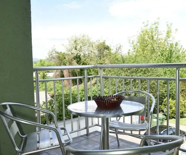 Hotel apartamentowy - Vila Kovilje *