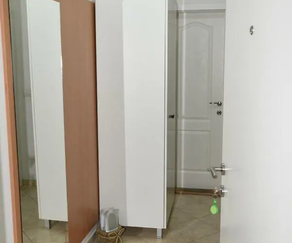 - Vila Kovilje Hotel apartamentowy *